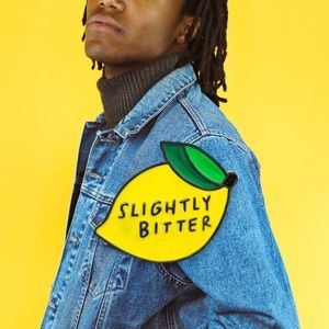 fun mini-pin for backpacks/hats/jackets etc BRAND-NEW on-trend funny lemon zest